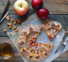 Лучшие рецепты галеты: с яблоками, клубникой, черешней, сливами