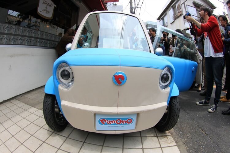 Крошечный электромобиль Rimono 