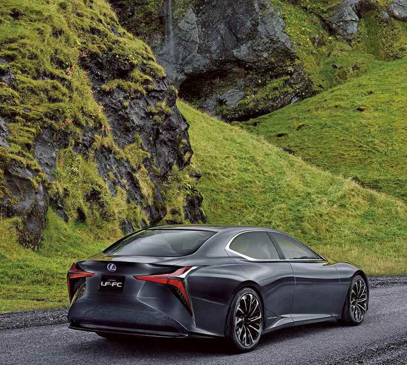 Lexus анонсировал новый водородный LS к 2019 году