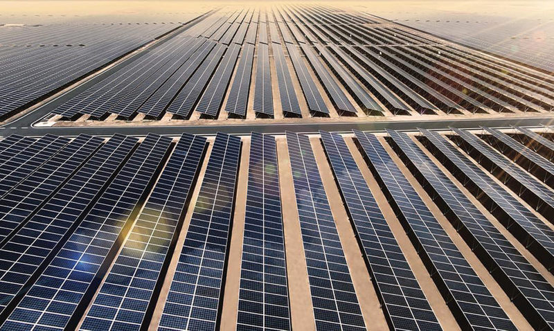 В ОАЭ построят крупнейшую в мире солнечную электростанцию
