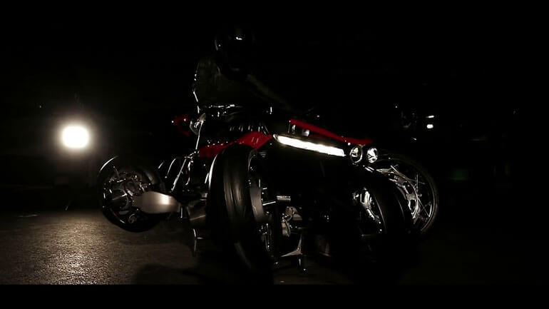 Lazareth представляет мотоцикл-ховербайк с реактивными турбинами в колесах