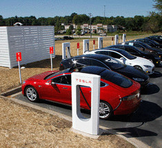 Nissan и BMW готовы вместе с Tesla развивать электрозаправки