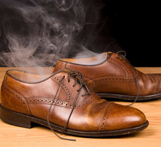 7 простых  способов избавить обувь от неприятного запаха