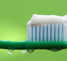 Средства для отбеливания зубов можно приготовить в домашних условиях