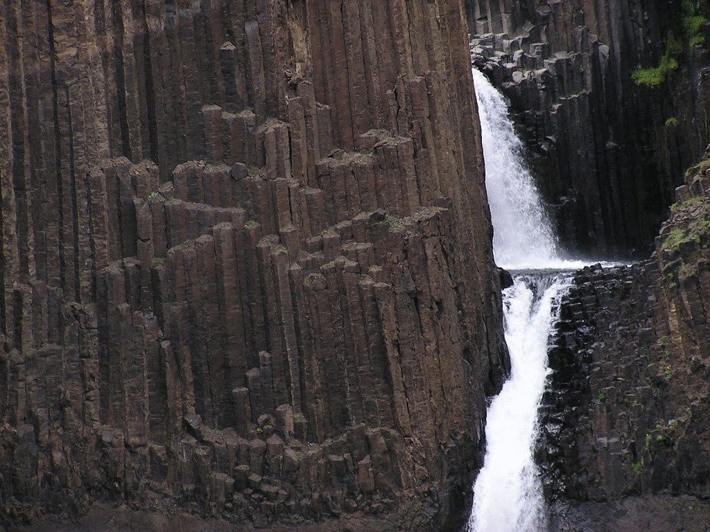 Водопад Литланесфосс