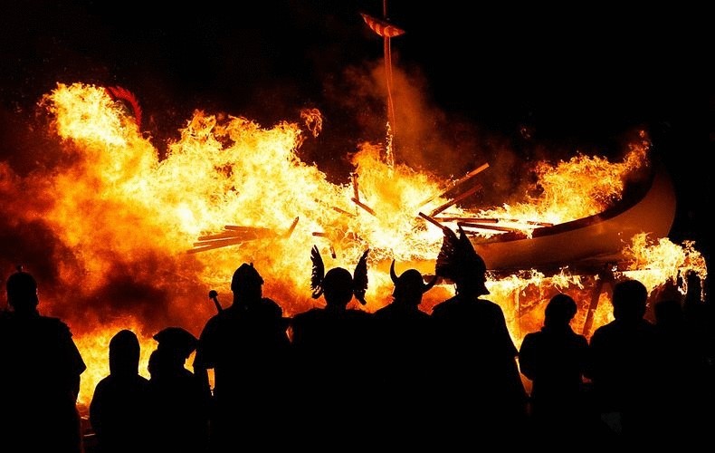 Фестиваль огня в Шотландии