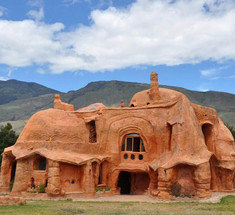 Самый большой глиняный дом в мире— это нужно увидеть!