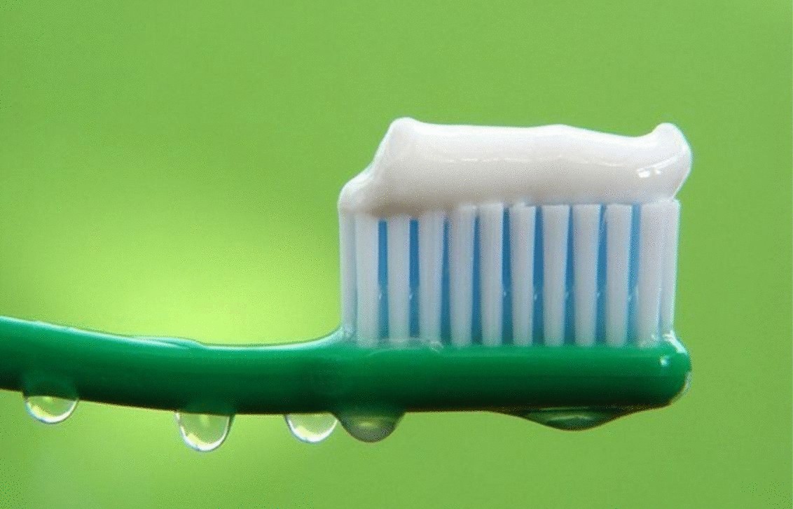 Средства для отбеливания зубов можно приготовить в домашних условиях