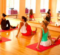 Спорт-этикет: 11 правил поведения в студии йоги