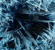 Физики впервые изучили шестиугольную структуру льда на графите. Она возникает только при –113 °С!