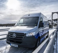 Электрический фургон Mercedes-Benz eSprinter испытали на зимней дороге
