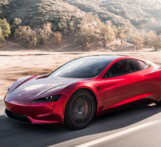 Тесла переносит Roadster на 2022 год