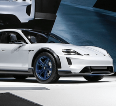 Porsche откладывает запуск Taycan Cross Turismo до 2021 года