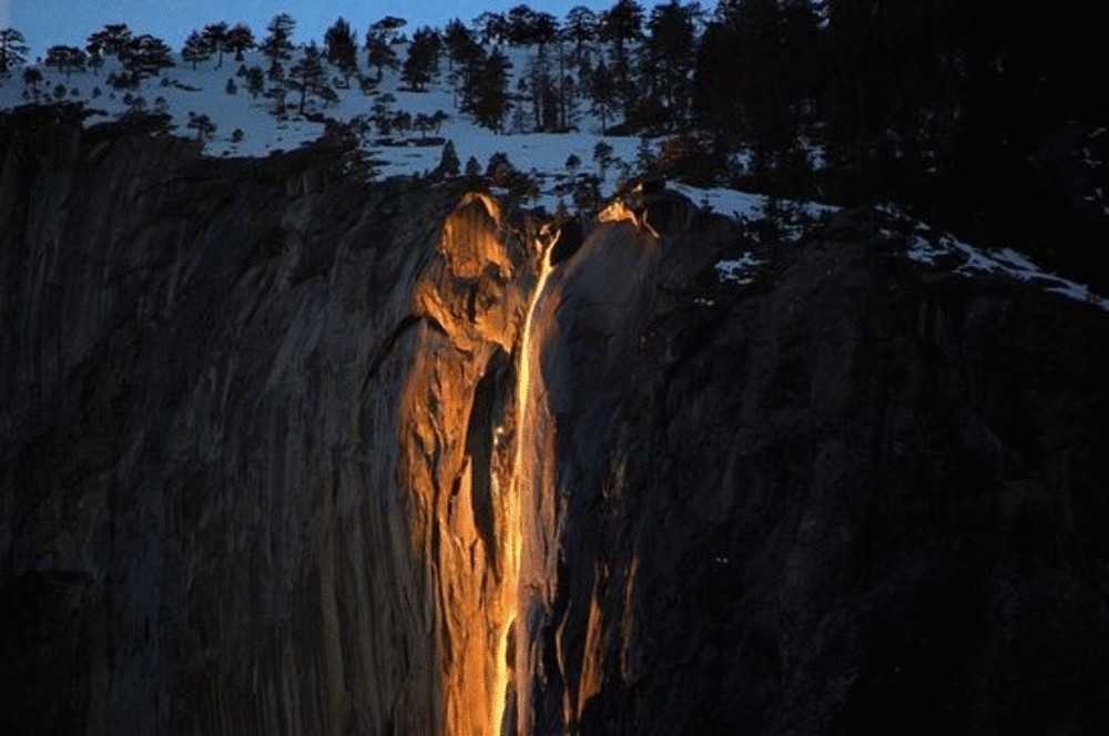 Огненный водопад