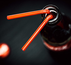 Coca Cola под микроскопом: факты, которые поставят точку в вопросе пить или не пить