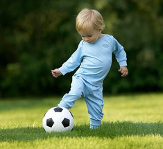 Зачем играть с детьми в мяч? Игры, предложенные известным нейропсихологом 