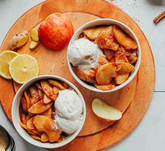 Тушеные яблоки с финиками и корицей: десерт без вреда для фигуры!