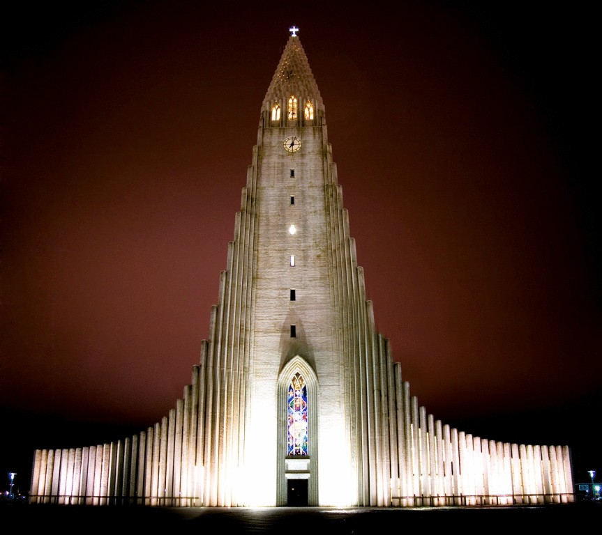 Дивный храм в Исландии