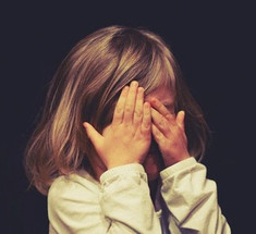 10 привычек токсичных родителей - и как они портят детство своих детей