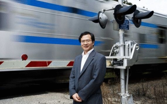 Преобразование колебания железнодорожных рельсов в электрическую энергию