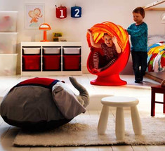 Однокомнатная квартира: детская зона в спальне родителей