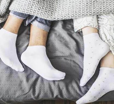 Спать в носках - так ли это полезно для здоровья?