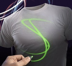 Создана футболка, на которой можно рисовать светом