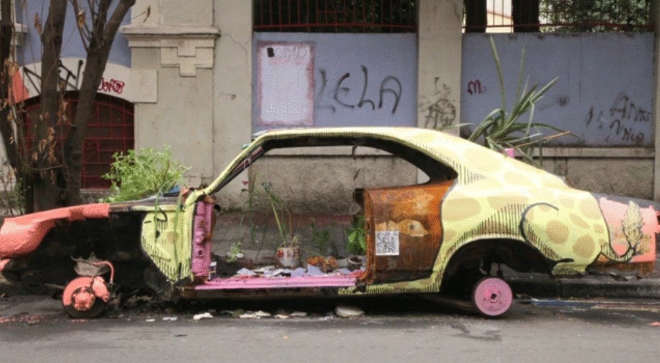 Уличное искусство, или автомобили, восставшие из пепла 