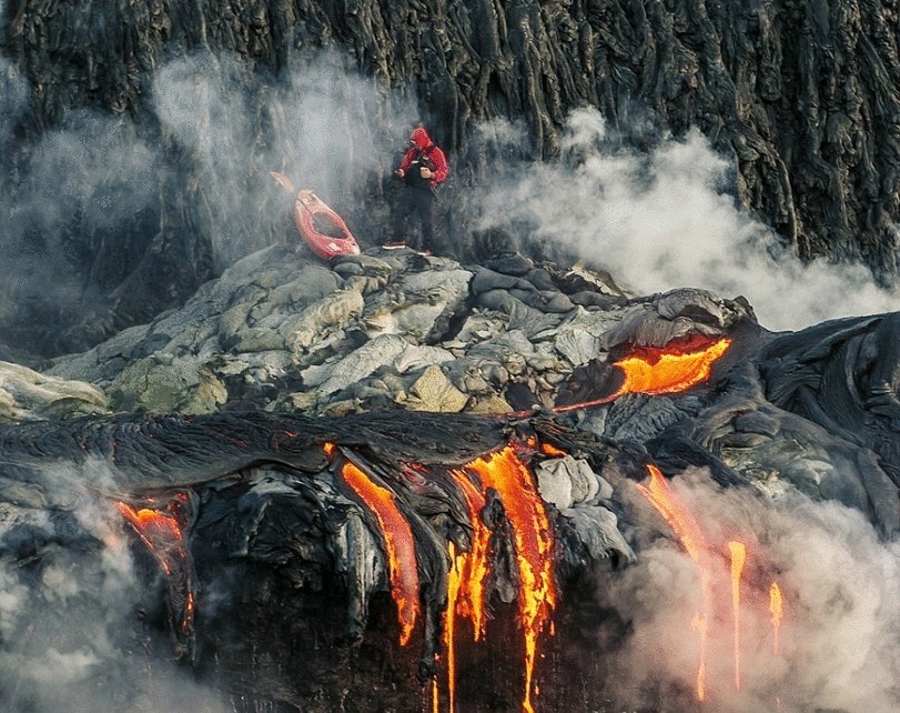 Экстремальный сплав на байдарках по раскалённой лаве активного вулкана