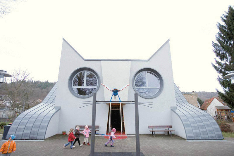 Немецкие архитекторы построили удивительную школу в форме кошки