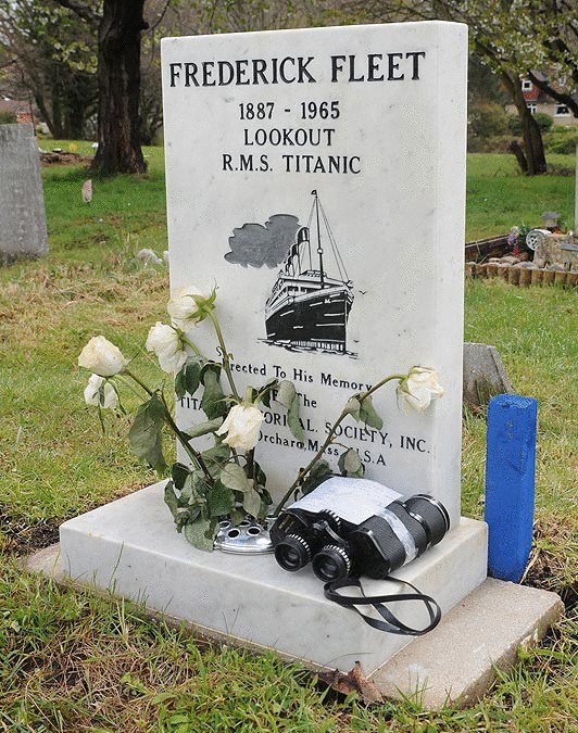 На могилу впередсмотрящего "Титаника" принесли бинокль