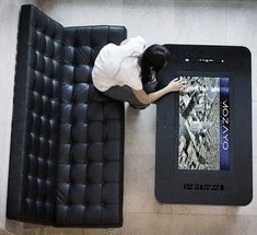 Первый в мире стол-планшет от Mozayo