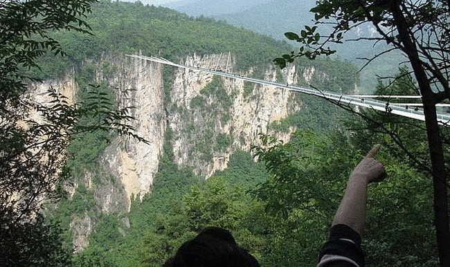В Китае построят самый длинный в мире стеклянный мост