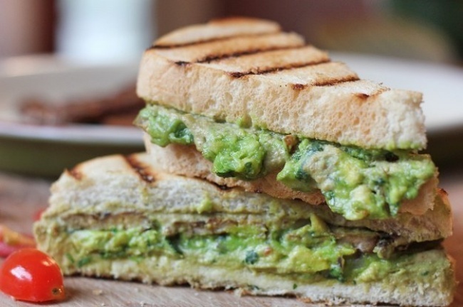 8 безумно вкусных бутербродов, которые можно взять на работу