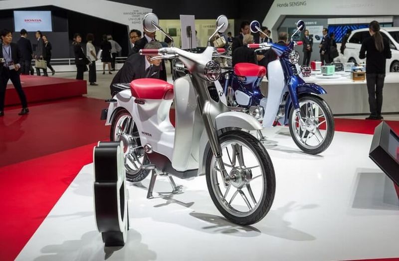 Электроскутер EV-Cub выйдет на смену Honda Super Cub в 2018 году