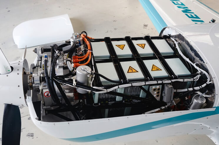 Siemens построила электросамолет с мотором рекордной производительности