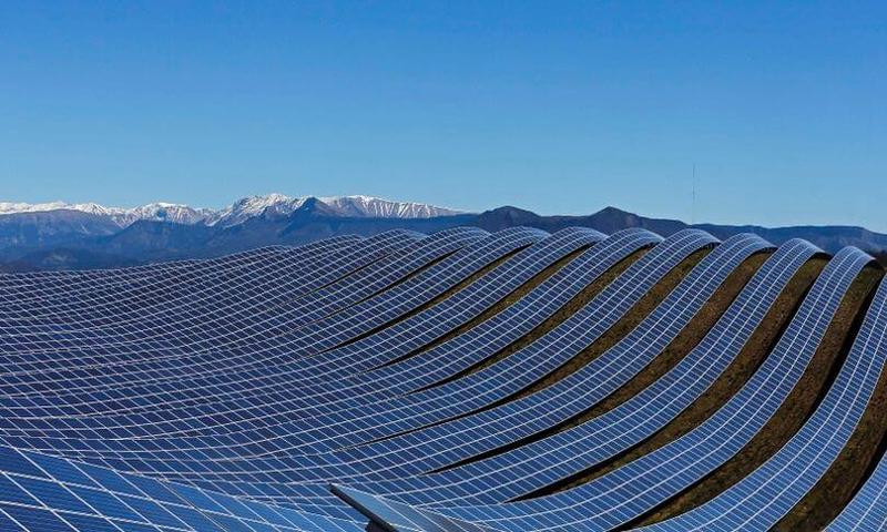 В Китае строят крупнейшую в мире солнечную электростанцию ​​мощностью 2 ГВт
