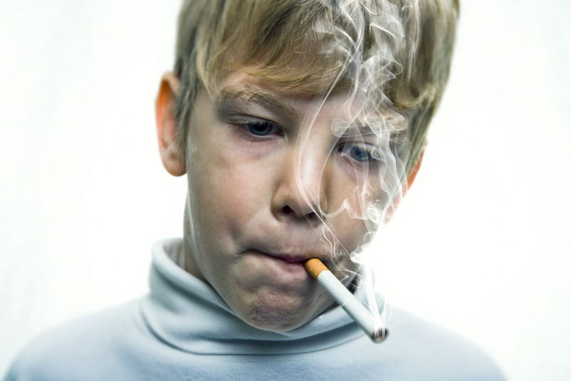 Как уберечь ребенка от курения
