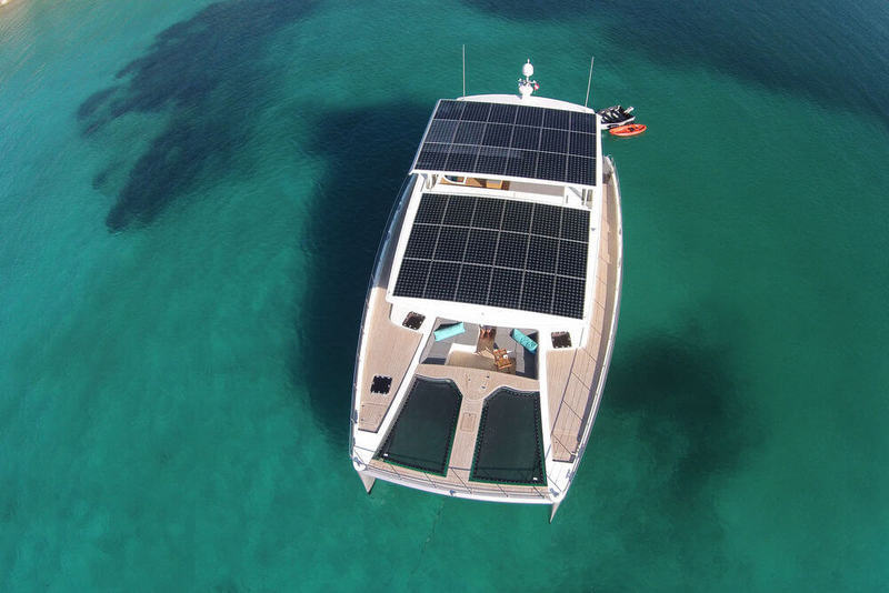 Роскошные солнечные супер яхты Solarwave 64