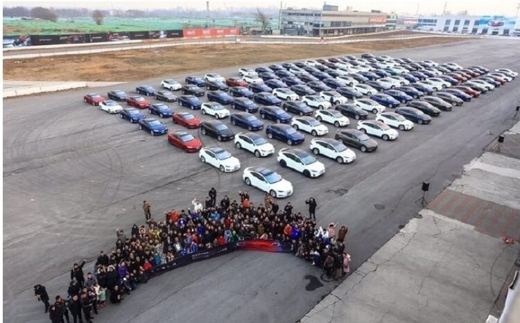 В Китае собралось рекордное количество электрокаров Tesla