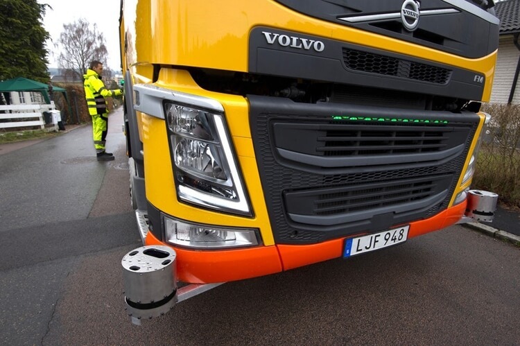 Volvo испытывает самоуправляемый мусоровоз