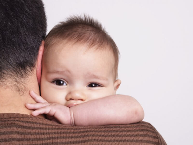 Как успокоить младенца: 12 причин детского плача