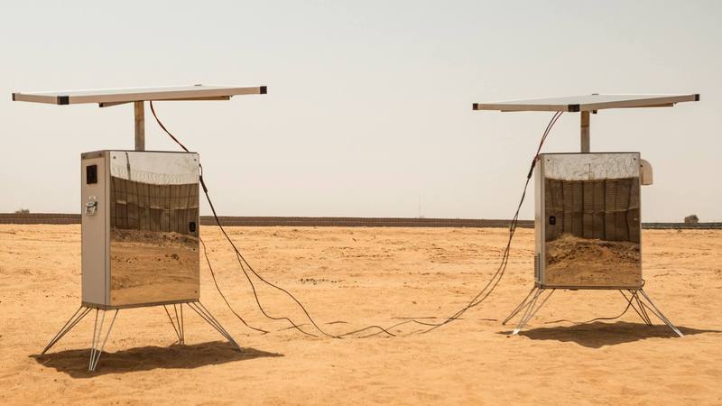 Устройства Sunglacier используют солнечную энергию для получения воды в пустыне Сахара