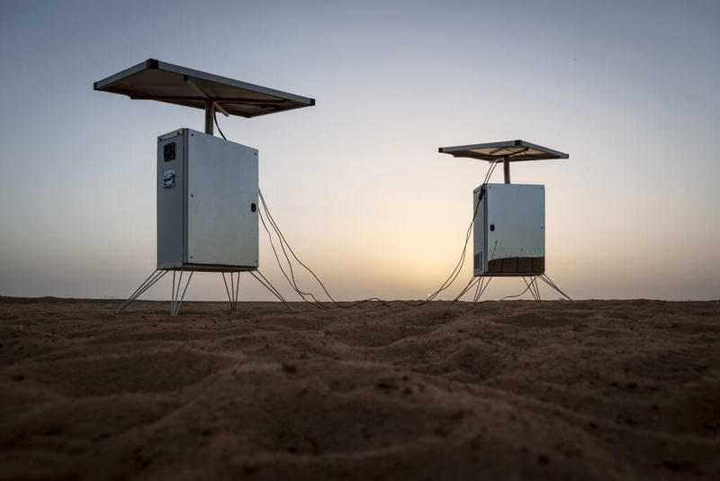 Устройства Sunglacier используют солнечную энергию для получения воды в пустыне Сахара