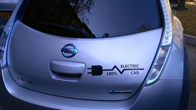 В ПДД введены понятия электромобиль и гибридный автомобиль