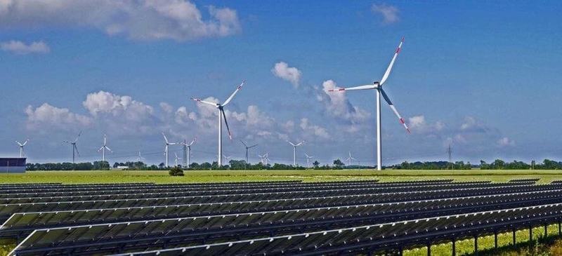 Индия планирует построить крупнейшую в мире солнечно-ветряную электростанцию