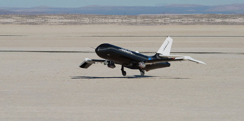 NASA и Boeing разрабатывают самолет со складным крылом