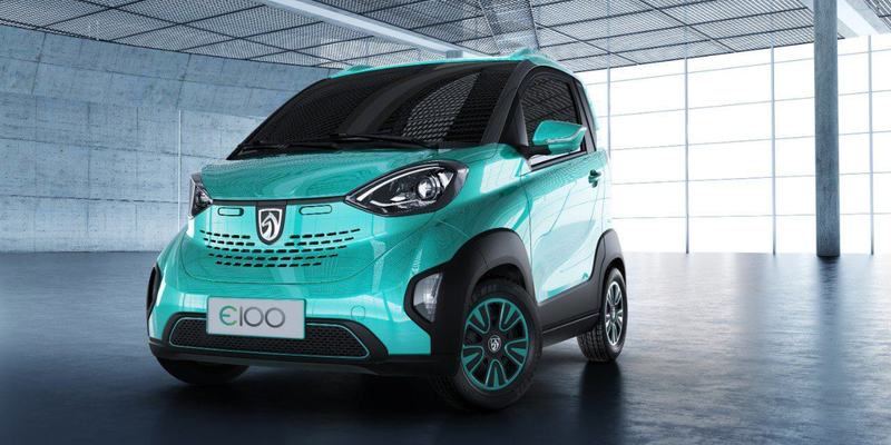 В Китае GM выпустил электромобиль стоимостью $5,6 тысяч