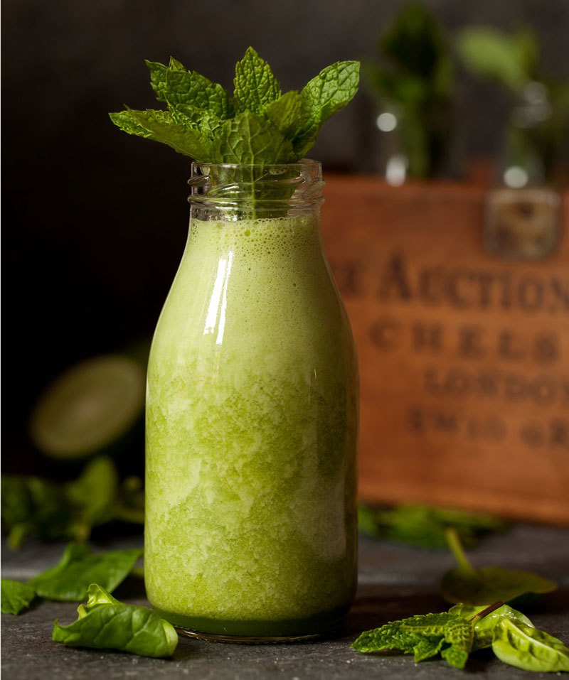 Омолаживающий зеленый напиток с имбирем
