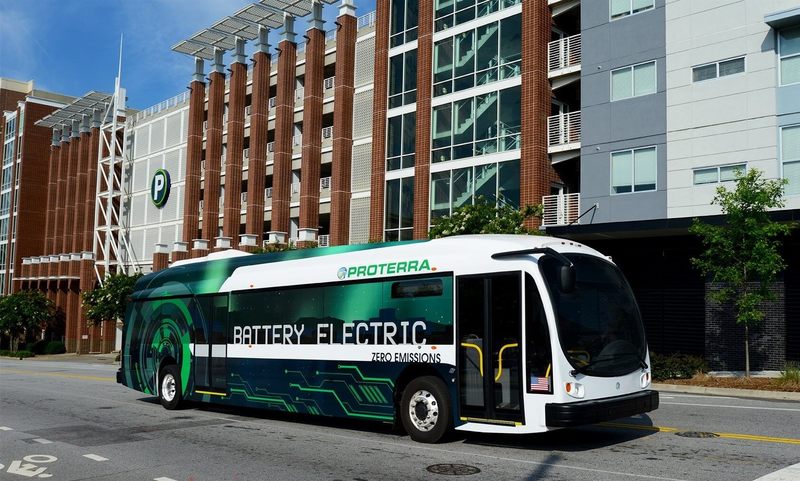Беспроводная зарядка для электробусов мощностью 200 кВт открыта в США